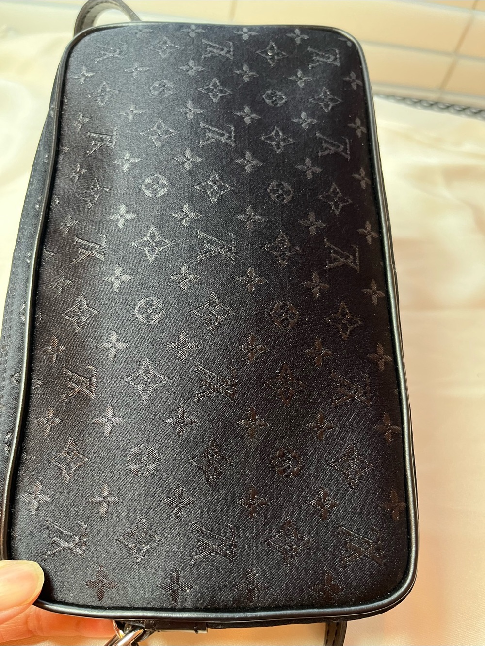 Louis Vuitton Satin Pochette Comte de Fe Shoulder Bag Giraffe - Picture 6 of 12